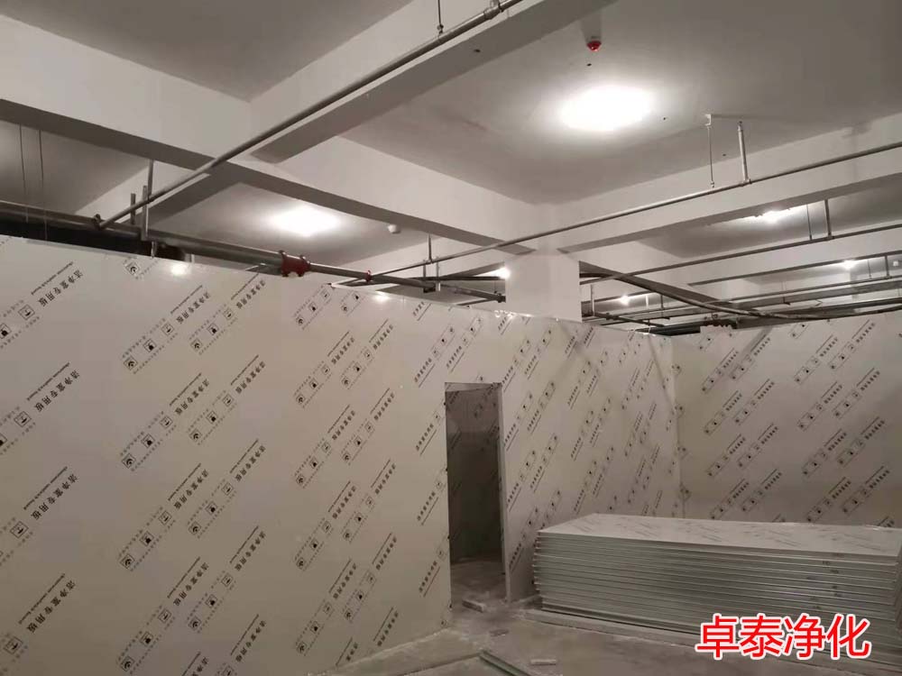 石家莊一品堂藥業(yè)十萬級凈化車間裝修現(xiàn)場，卓泰凈化裝修設(shè)計河北凈化車間