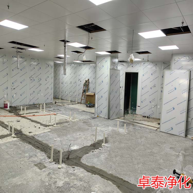 河北醫(yī)院潔凈檢驗科裝修施工現(xiàn)場，河北凈化車間裝修廠家