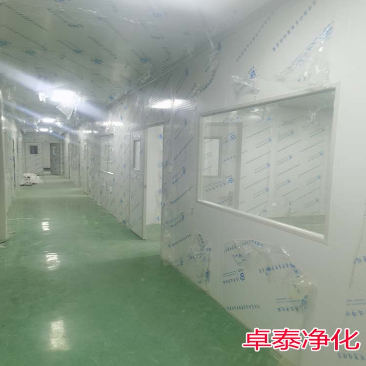 卓泰凈化工程公司今日施工現(xiàn)場(chǎng)萬級(jí)凈化車間